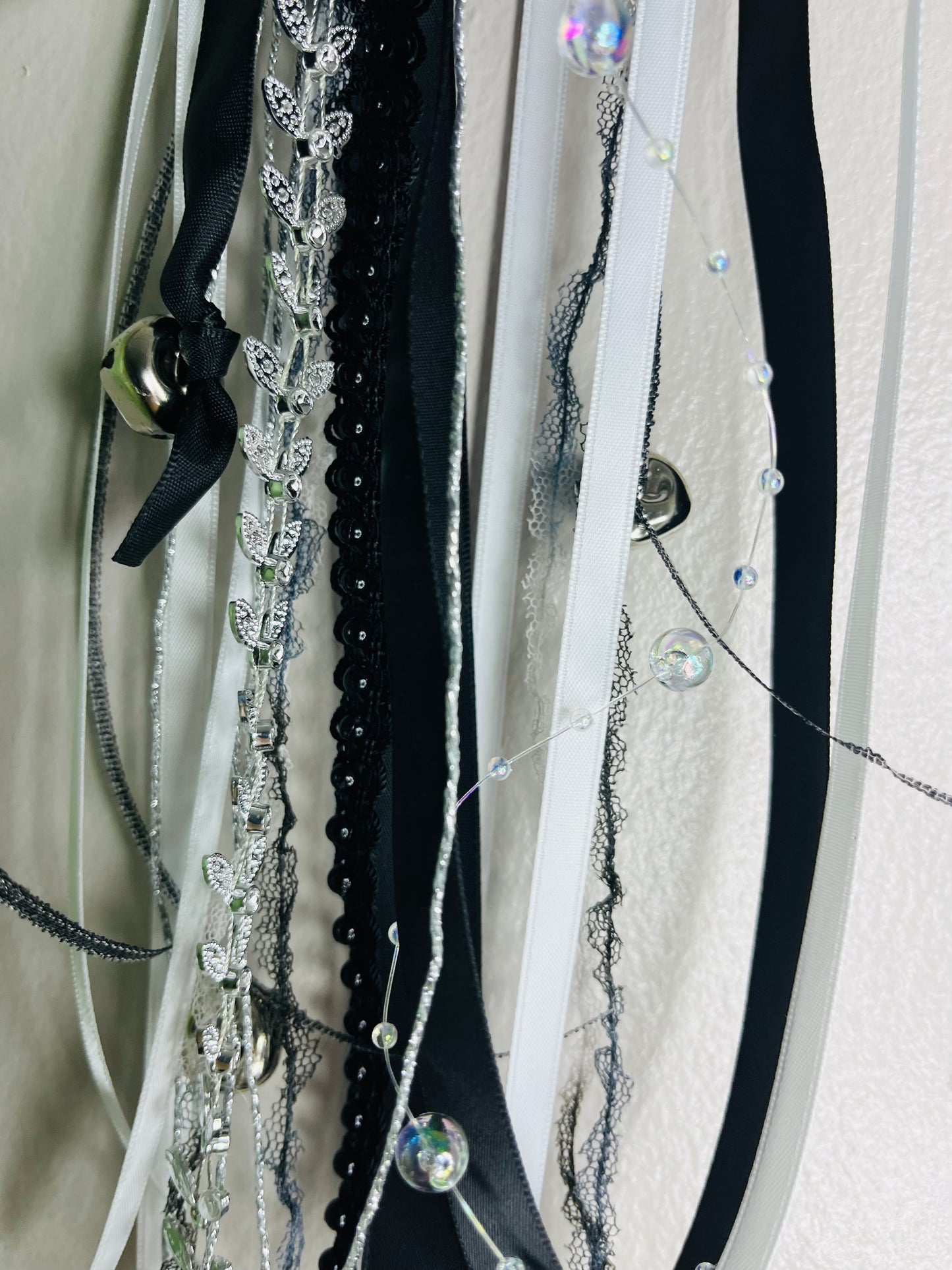 ✨ Mini Wreath — Elegant Black & White Décor with Silver Bells ✨