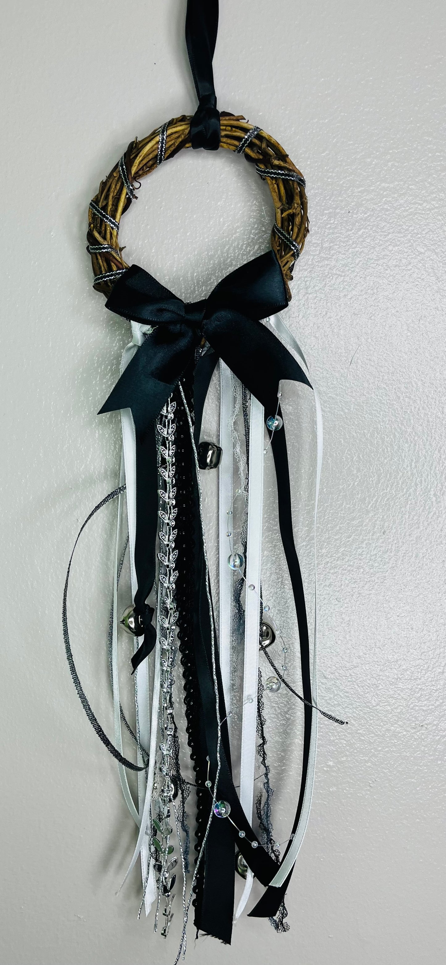 ✨ Mini Wreath — Elegant Black & White Décor with Silver Bells ✨