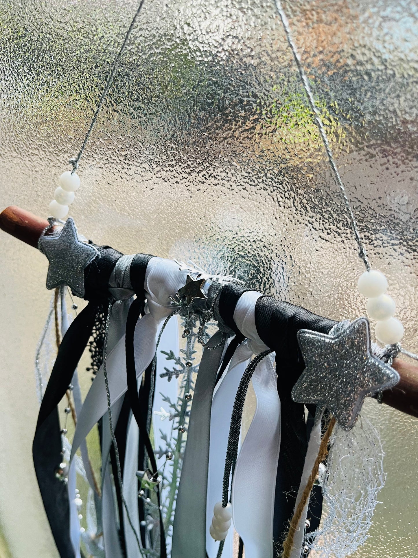 Hanging ribbon decoration