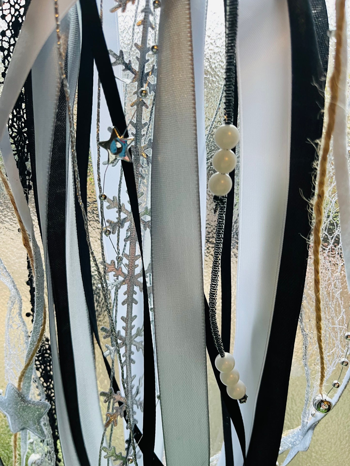 Hanging ribbon decoration