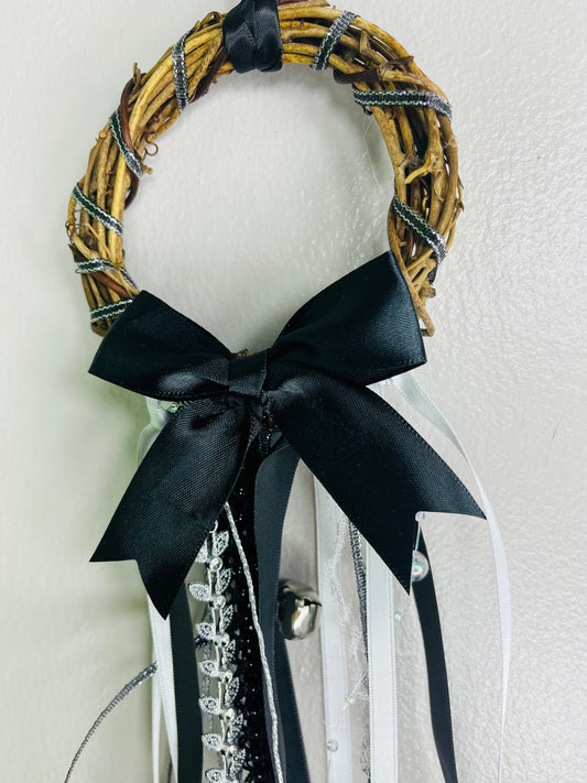 ✨ Mini Wreath — Elegant Black & White Décor with Silver Bells ✨